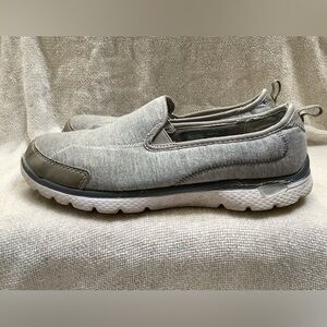 Danskin NOW Slip On Sneaker Shoes-Gray-Lightweight-Women 8.5 Medium-Please Read